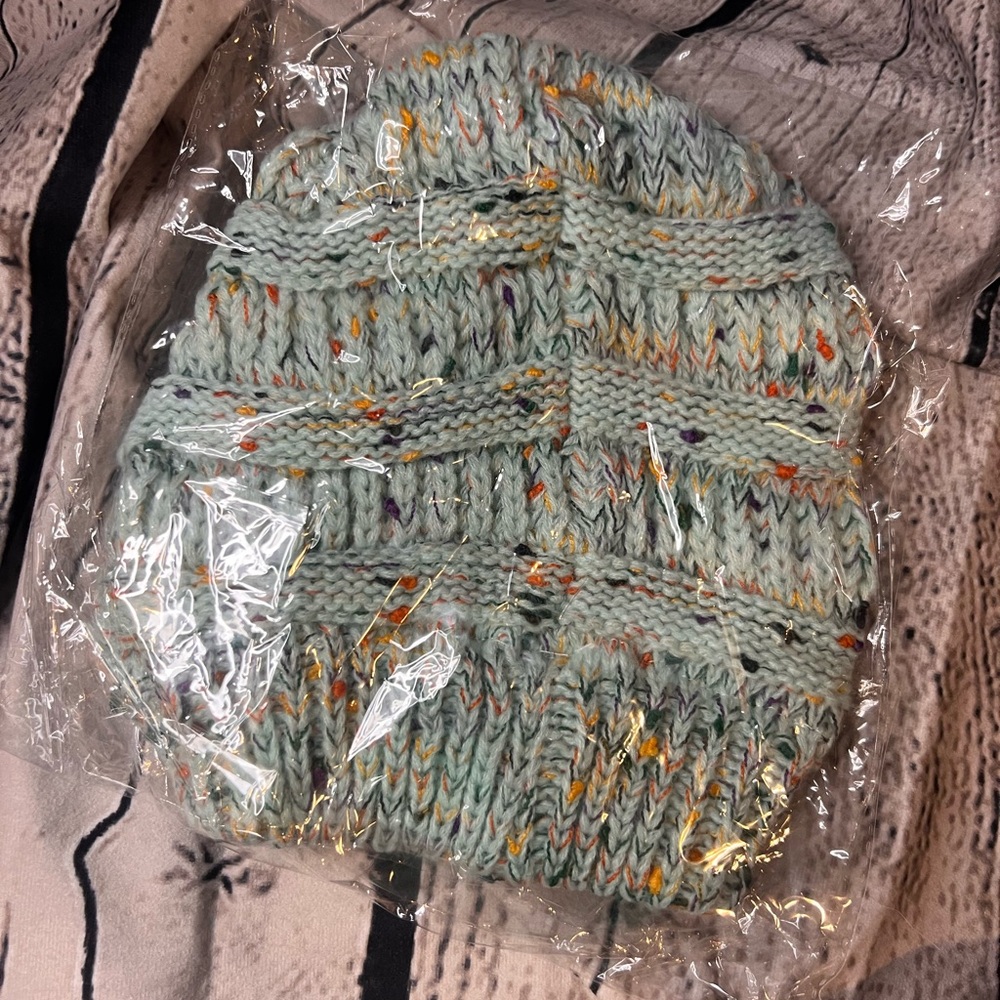 NWT! Speckled Knit Beanie in Pastel Hues